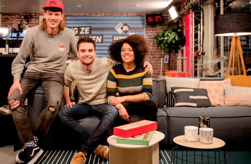 Apeldoorn gaat los: 3FM-dj's opgesloten in Glazen Huis