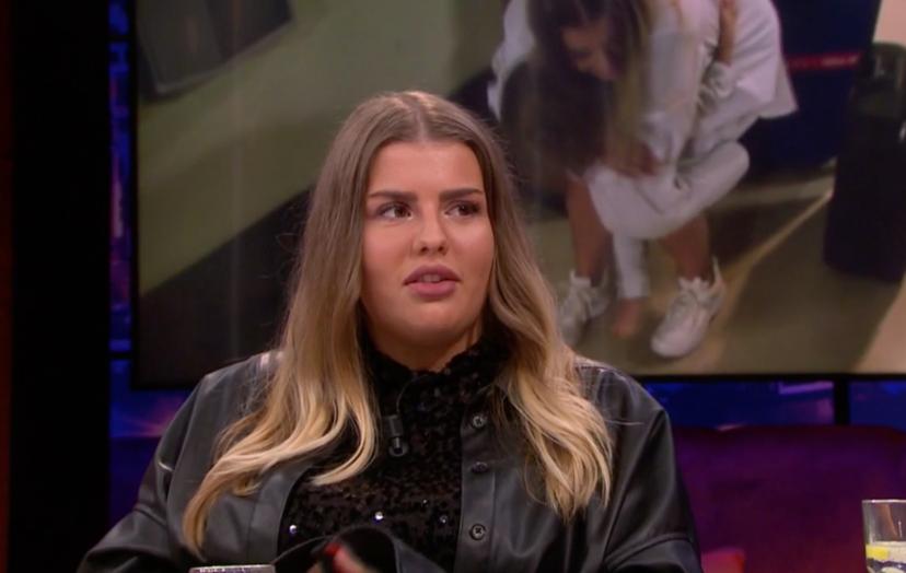 Kendra heeft heel wat te stellen met de terror-tweeling in Au Pairs