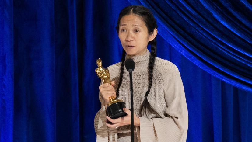 Regisseur Chloé Zhao bij de Oscars