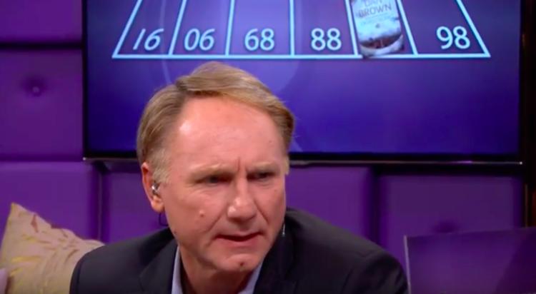 Gemist: Victor Mids daagt Dan Brown uit in RTL Late Night