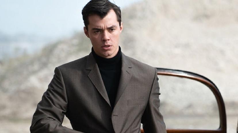Jack Bannon als Batman's butler Alfred Pennyworth