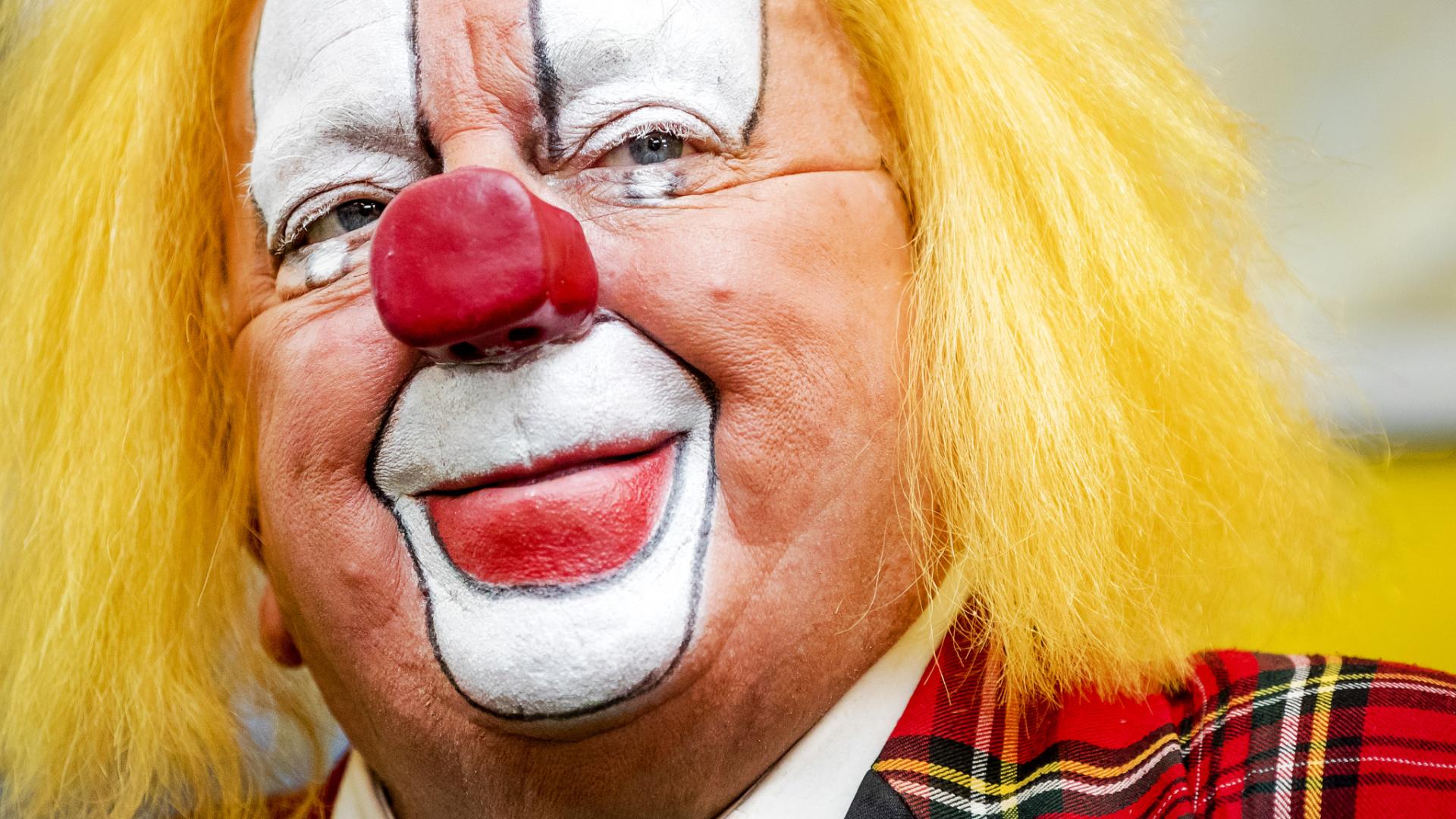 Tirannie Kostbaar Diploma Vaarwel, Clown Bassie: Nederlands bekendste clown stopt ermee | Veronica  Superguide