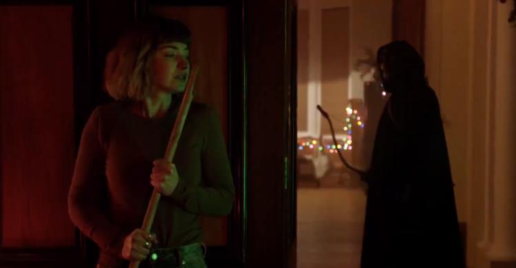 Een creep heeft het voorzien op vrouwelijke studenten in de slasher Black Christmas
