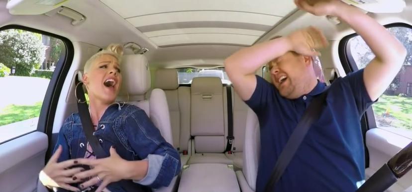 Yes! Het is tijd voor Carpool Karaoke met… Pink!
