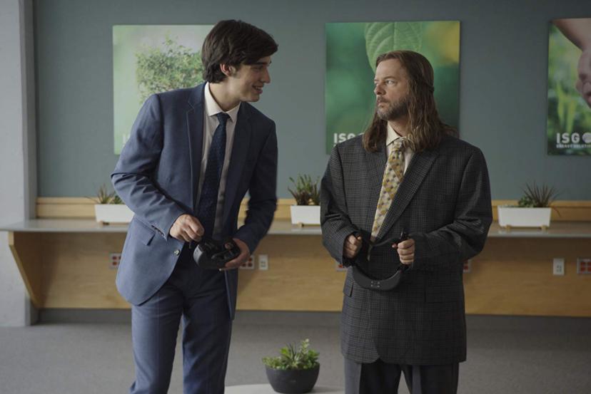Lompe vader ruïneert zijn zoon in Netflix-comedy Father Of The Year