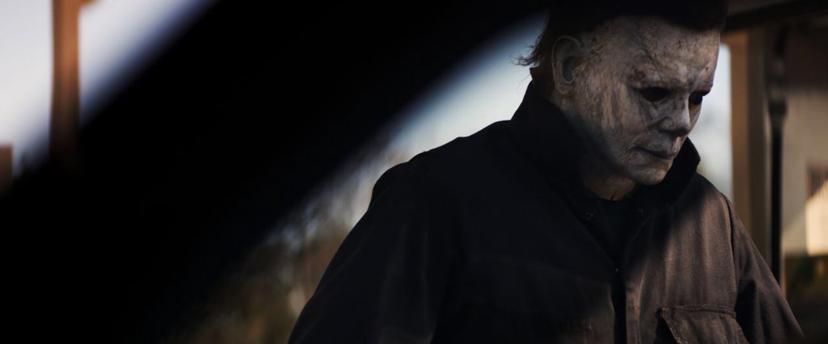 Jamie Lee Curtis ontmoet een ‘oude vriend’ in deze shots uit Halloween 2018