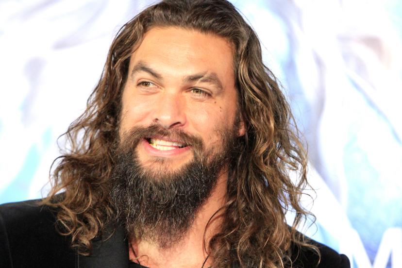 Met Jason Momoa opgesloten in een lift; kan erger!