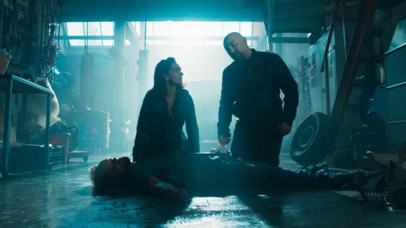 Penoza: Carmen en Berry leren reanimeren, in geniale spot voor het Rode Kruis