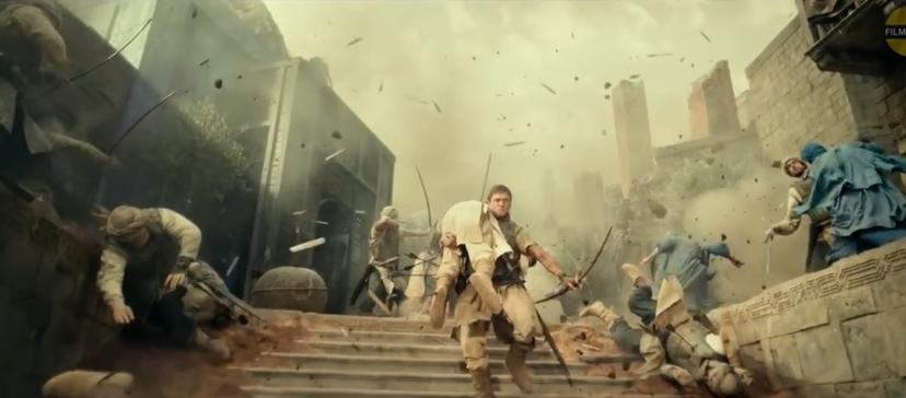 ‘Kingsman’ Taron Egerton steelt van de rijken, in eerste trailer van Robin Hood