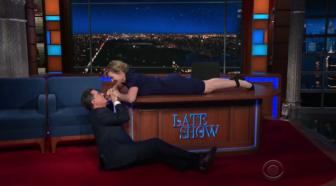 Kate Winslet en Stephen Colbert fixen het einde van Titanic