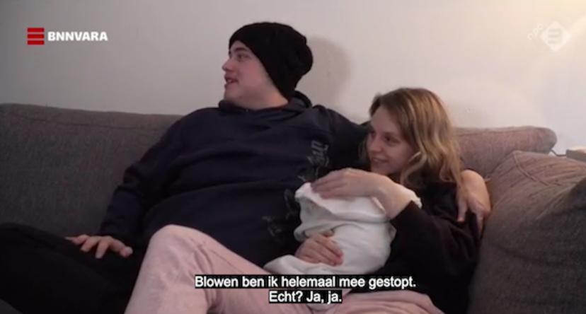 Vier Handen op een Buik