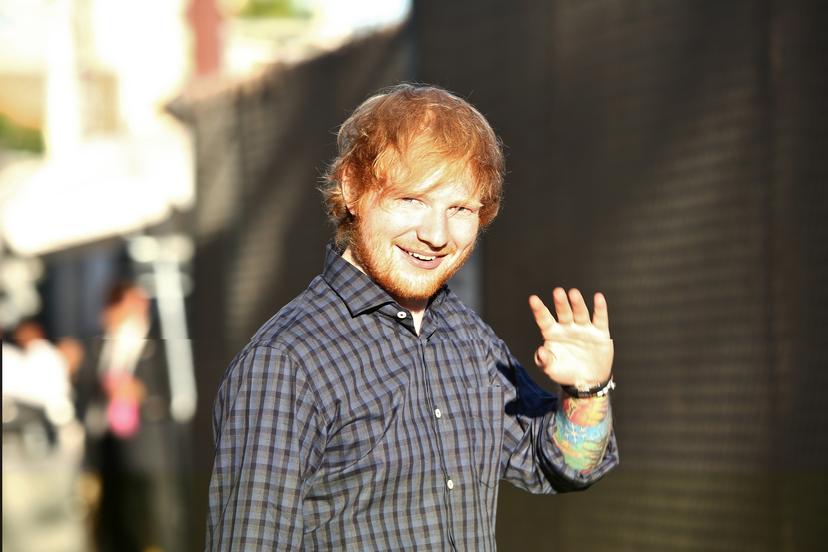ed sheeran zwaait
