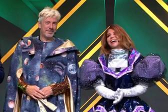 Ruud de Wild en Olcay Gulsen in The Masked Singer