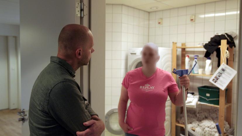 In de TBSS: 1 E: 12023Hans Faber met een bewoner van de Van der Hoeven-kliniek