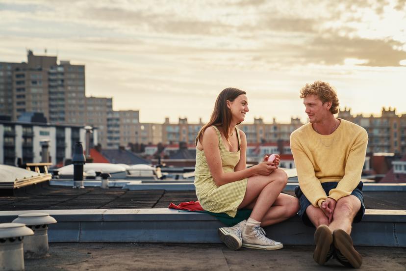 Gaite Jansen als Luna & Martijn Lakemeier als Mink in Happy Ending