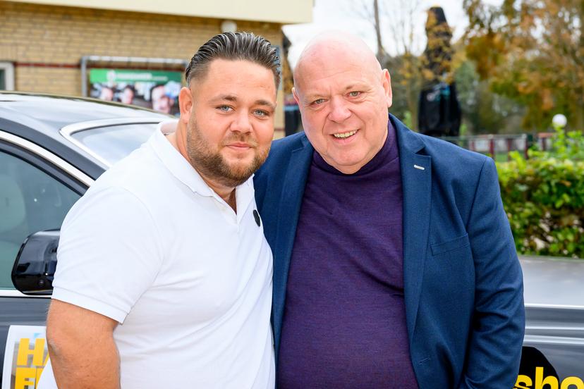 Op de foto:   Peter Gillis met zijn zoon Mark Gillis