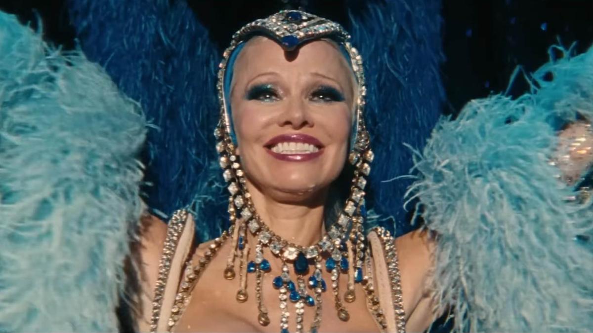 Interview: The Last Showgirl-Pamela Anderson (57) las literatuur in de Playboy Mansion