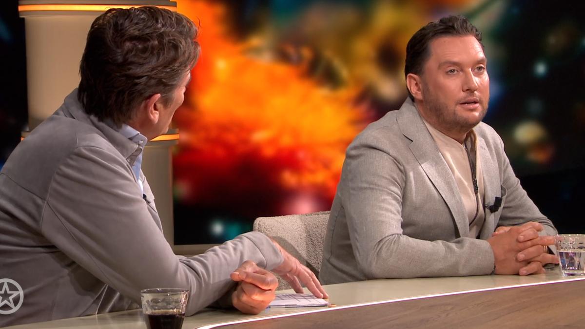 Tino Martin weggestuurd tijdens uitzending Shownieuws: ‘Hij zat niet lekker in de wedstrijd’