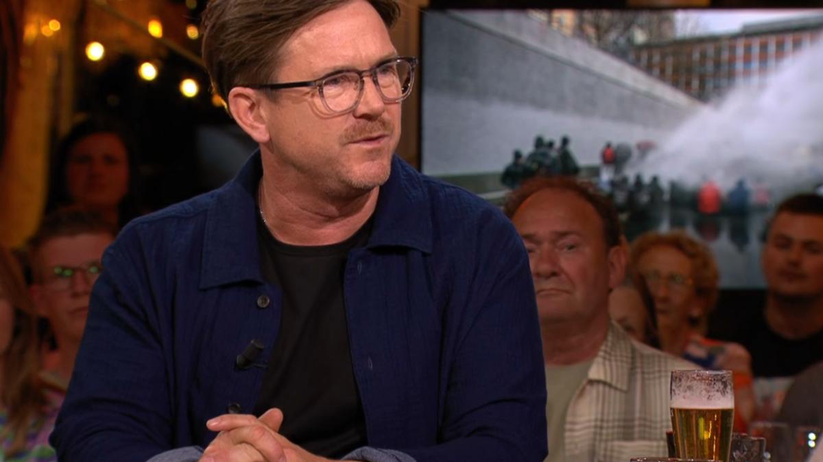 Johnny de Mol weer totaal afgefakkeld door kijker De Oranjezomer