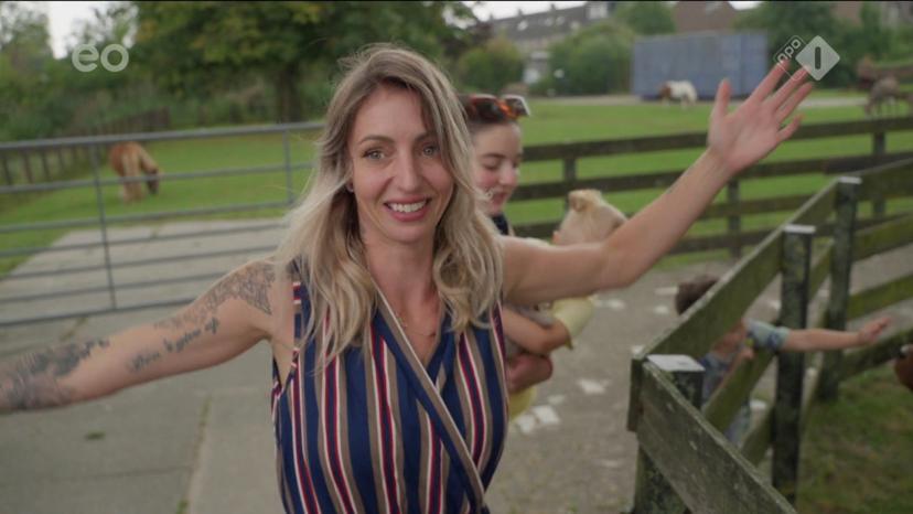 Tatiana op de kinderboerderij in Meer Dan Verwacht