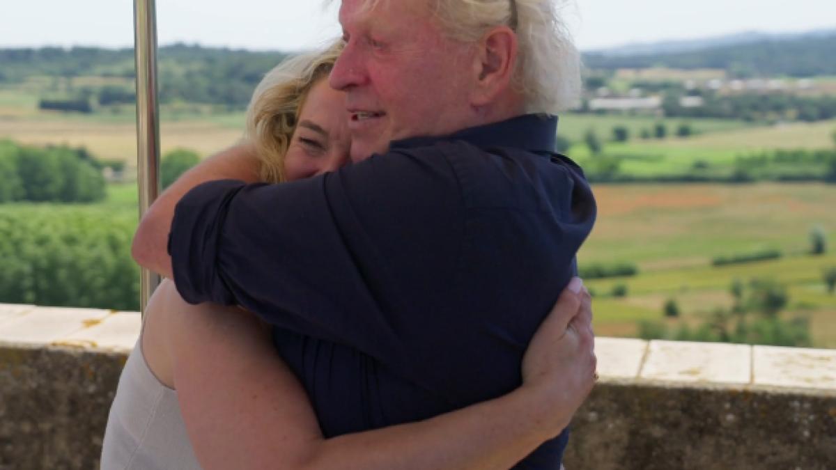 B&B Vol Liefde-Albert vraagt Joyce ten huwelijk: 'Papa gaat trouwen!’ 