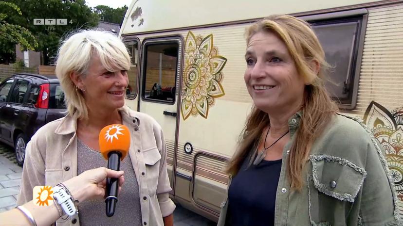 Simone en Marion van B&B Vol Liefde bij camper