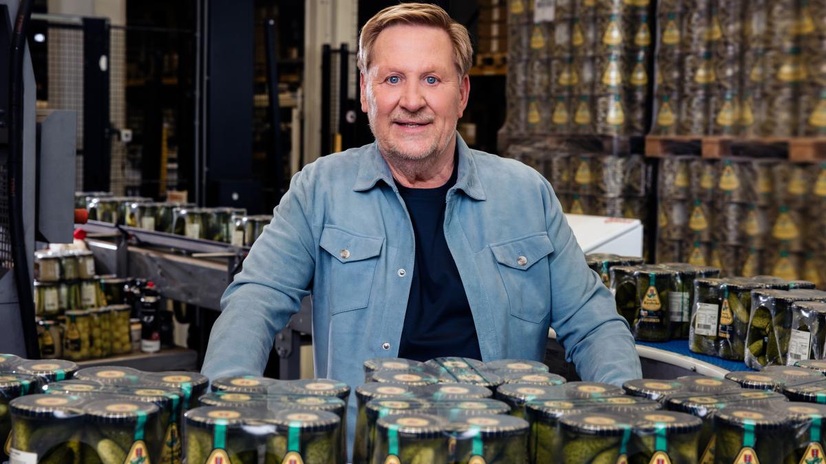 Het Perfecte Plaatje-Oos Kesbeke (67) over nadelen bekendheid: 'Negeren mijn vrouw volledig'