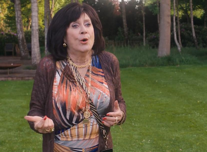 Beppie Melissen als Tante Cor in Gooische Vrouwen