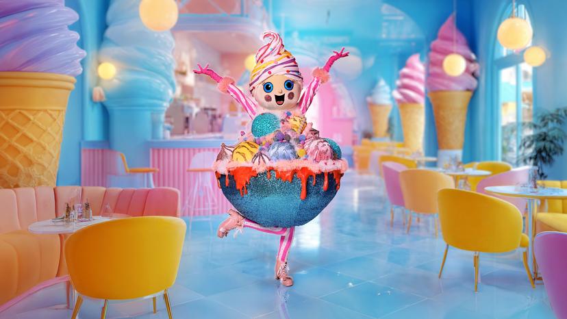 De Coupe Royale in The Masked Singer