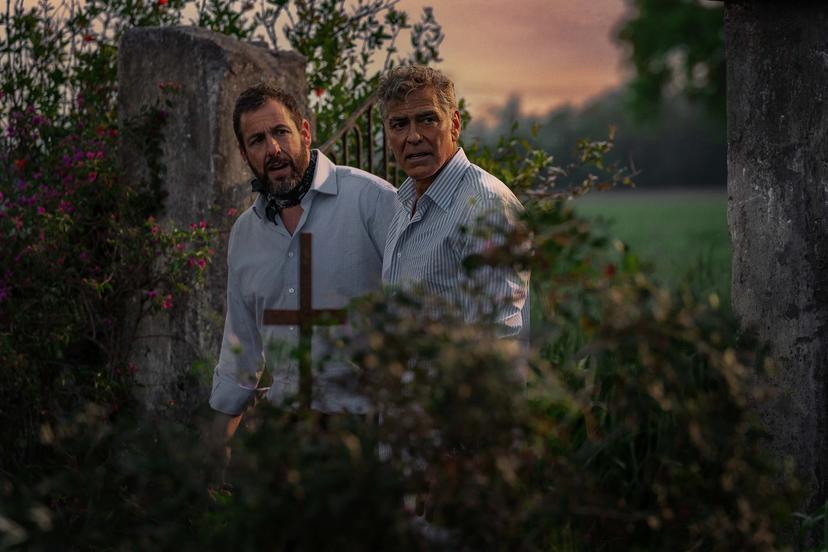 Jay Kelly. (L-R) Adam Sandler as Ron Sukenick and George Clooney as Jay Kelly in Jay Kelly. Cr. Peter Mountain/Netflix  2025.