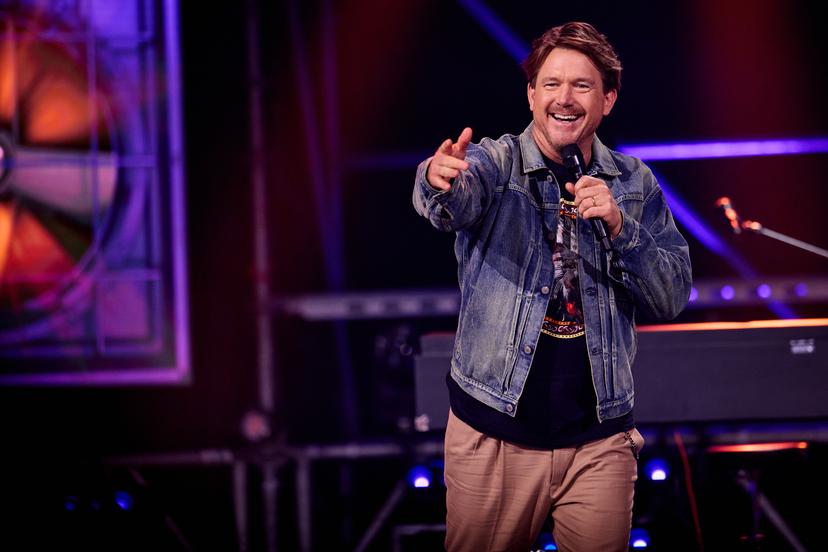 Johnny de Mol in The Tribute: Battle of the Bands seizoen 5