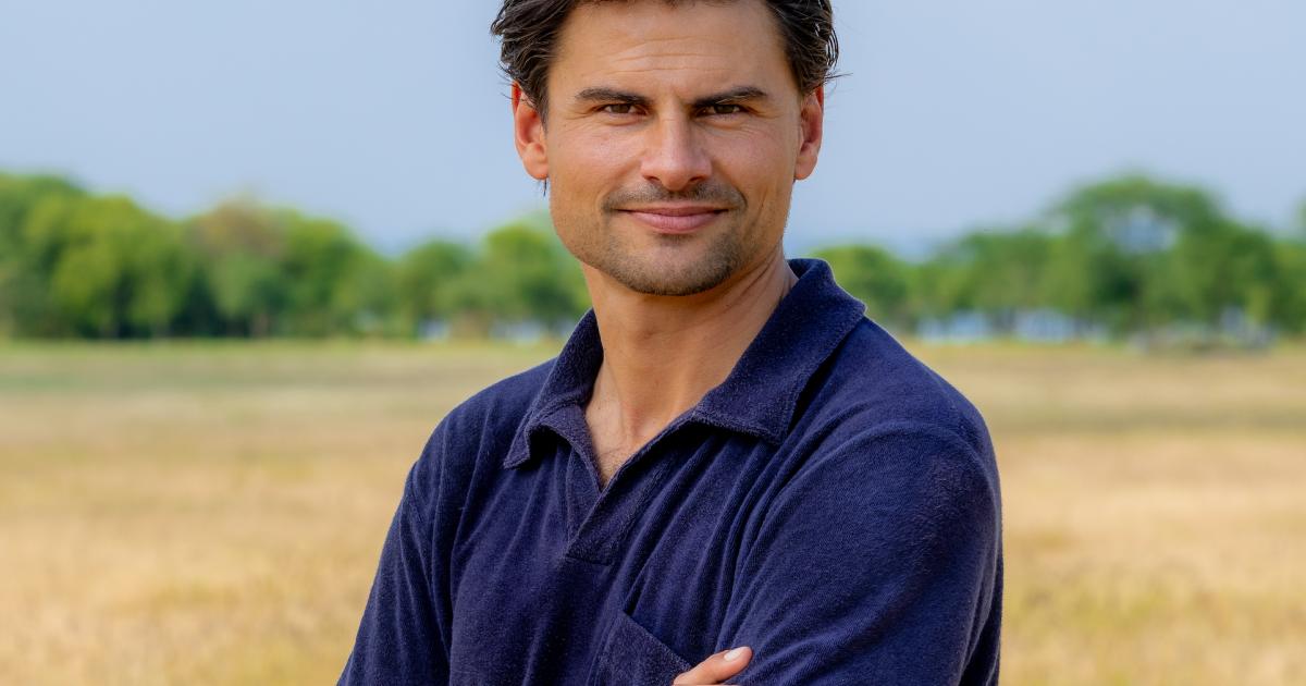 Alles over Milan van Dongen: Wie is de bekende sportverslaggever in Wie is de Mol? 2026