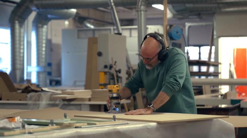 Robin meubelmaker in Winter Vol Liefde