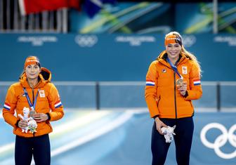 Femke Kok en Jutta Leerdam op de Olympische Winterspelen van Milaan. SEM VAN DER WAL / ANP