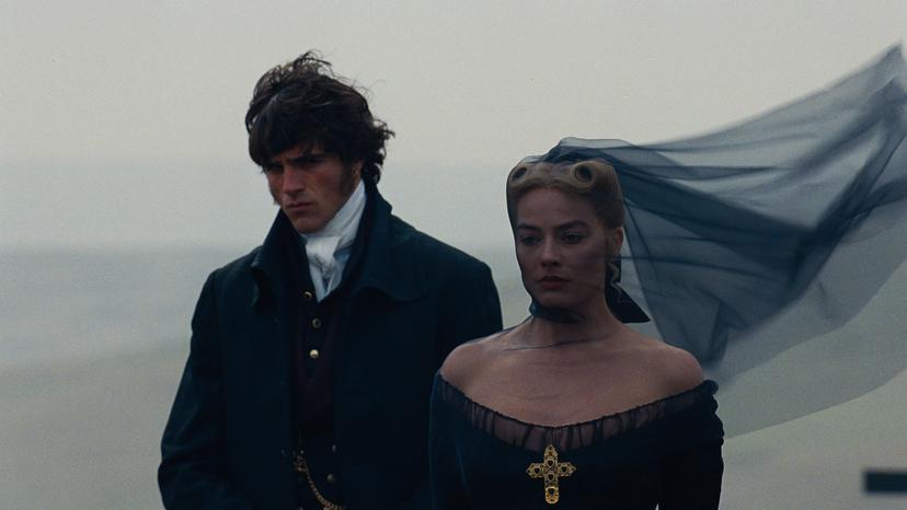 Jacob Elordi en Margot Robbie in Wuthering Heights