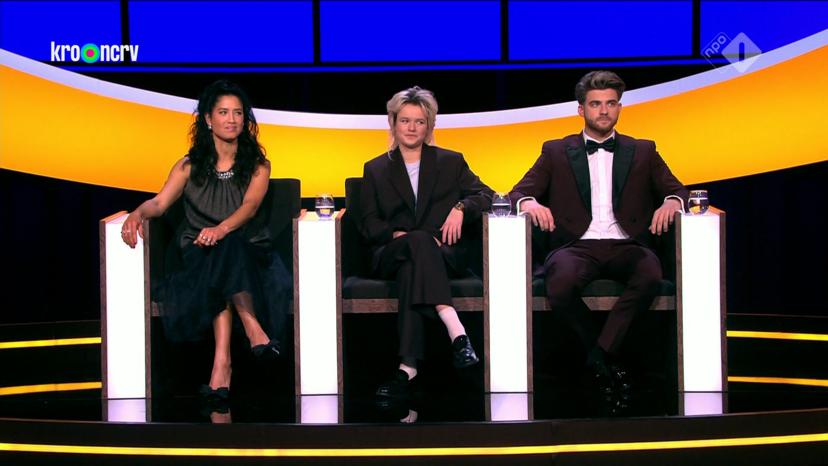 Delilah Warcup-van Eyck Frank van Leeuwen en Bibi Roos in de finale van De Slimste Mens