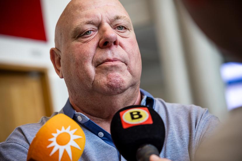 Peter Gillis staat de pers te woord na afloop van de inhoudelijke behandeling van de rechtszaak tegen hem. 